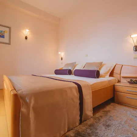 Park Hvar 4*