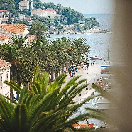 Park Hvar 4*