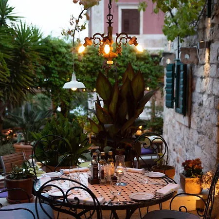 Park Hvar 4*