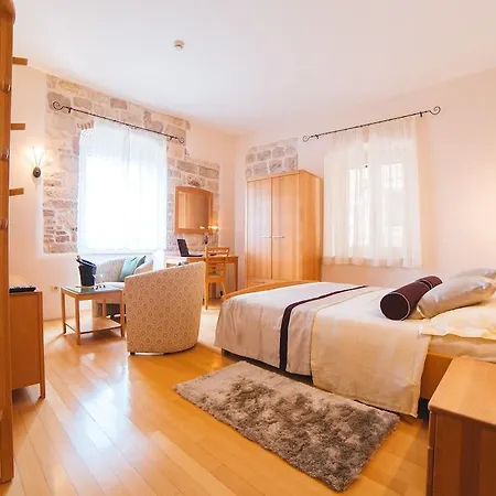 Park Hvar 4*