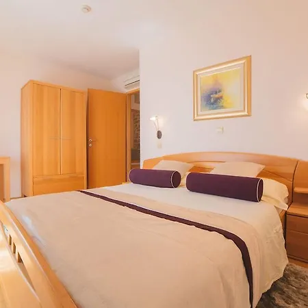 Park Hvar 4*