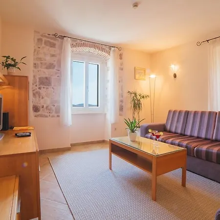 Park Hvar 4*