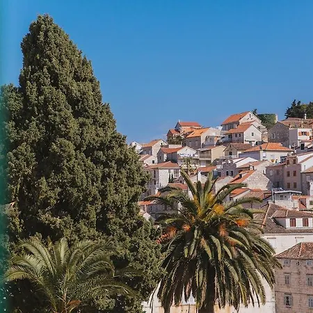 Park Hvar 4*